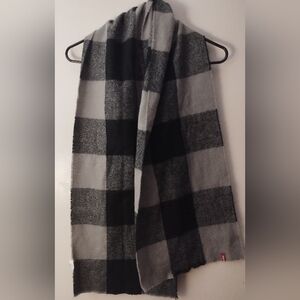 Levi's Gray Black Plaid Scarf